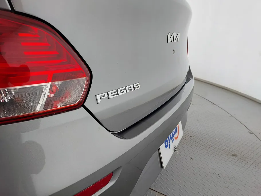 2022 Kia Pegas LX 