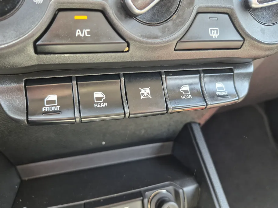 2023 Kia Pegas LX 