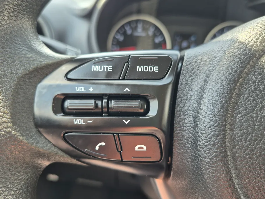 2023 Kia Pegas LX 