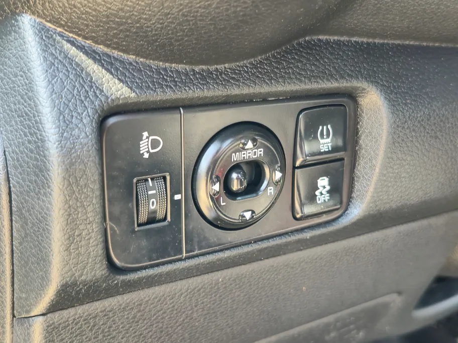 2022 Kia Pegas GL 