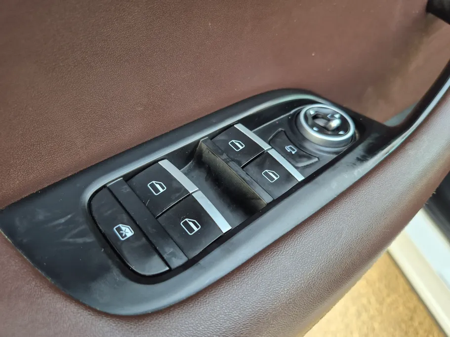 2022 Chery Tiggo 8 LUXURY 
