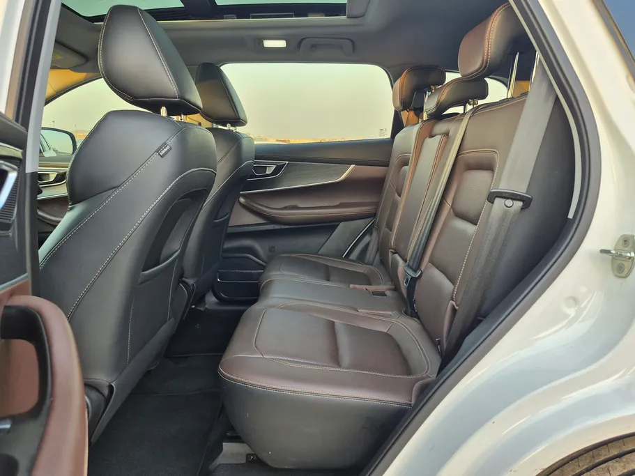 2022 Chery Tiggo 8 LUXURY 