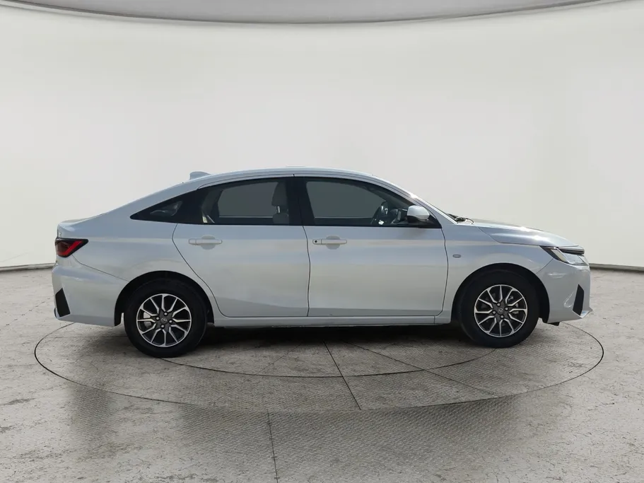 2024 Toyota Yaris  Y 