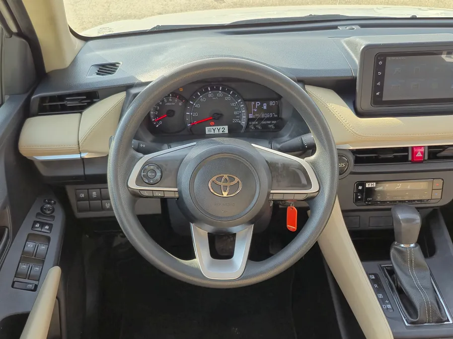 2024 Toyota Yaris  Y 