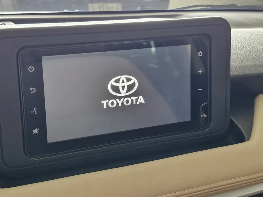 2024 Toyota Yaris  Y 
