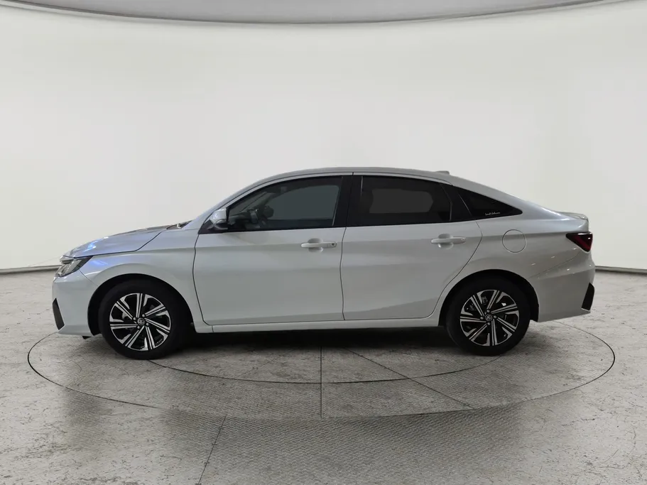 تويوتا يارس YX 2024 