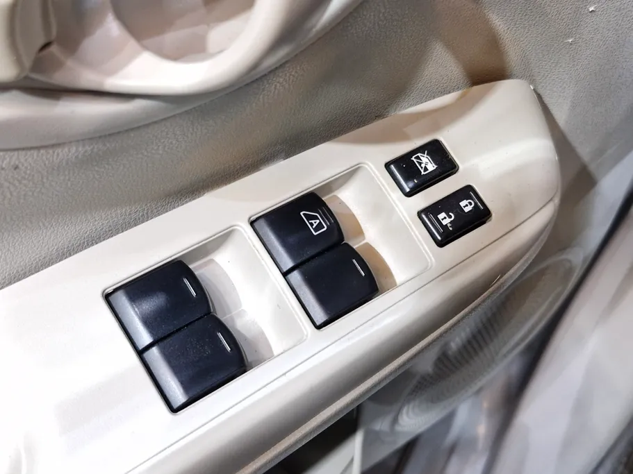 2023 Nissan Sunny SV Comfort 