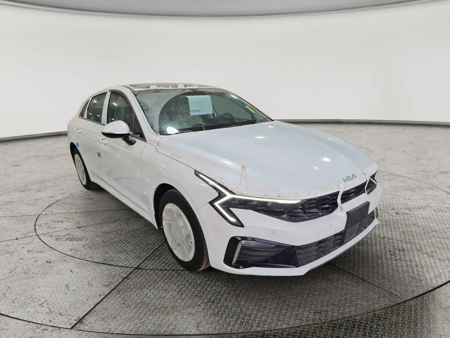 2025 Kia K5 GL Panorama 