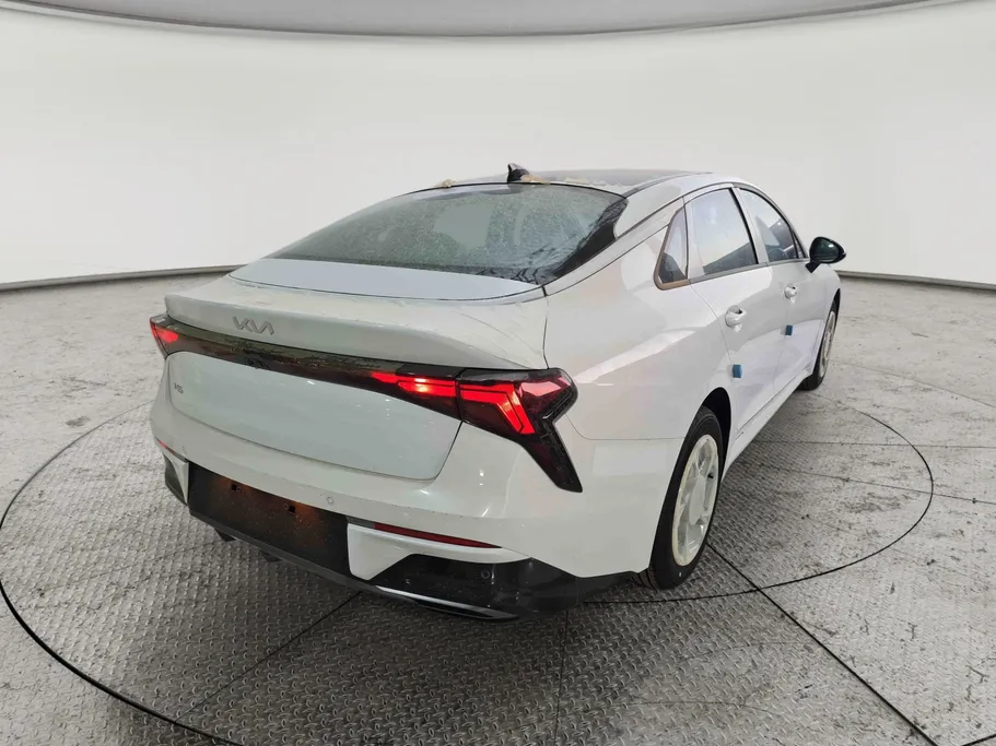 2025 Kia K5 GL Panorama 