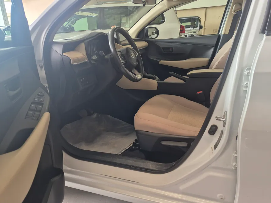 2023 Toyota Yaris  Y 