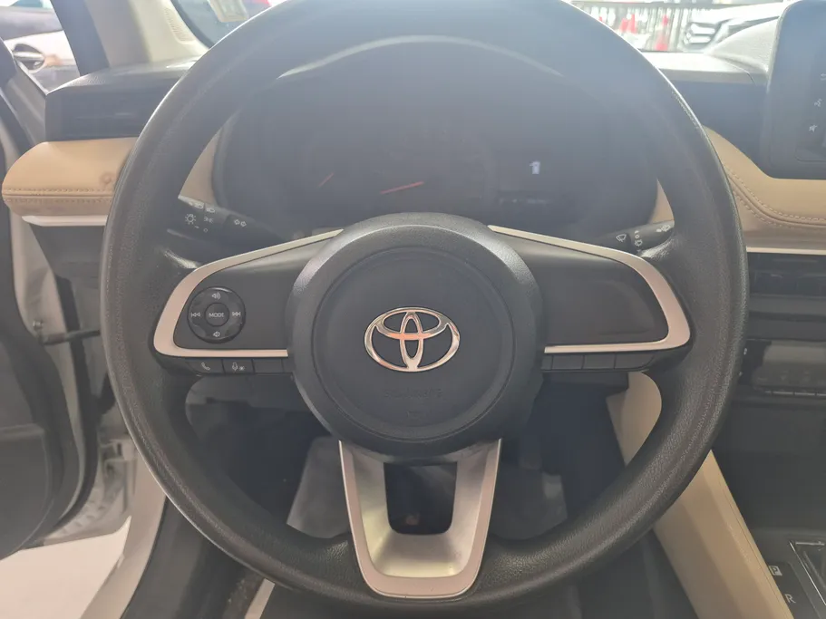 2023 Toyota Yaris  Y 