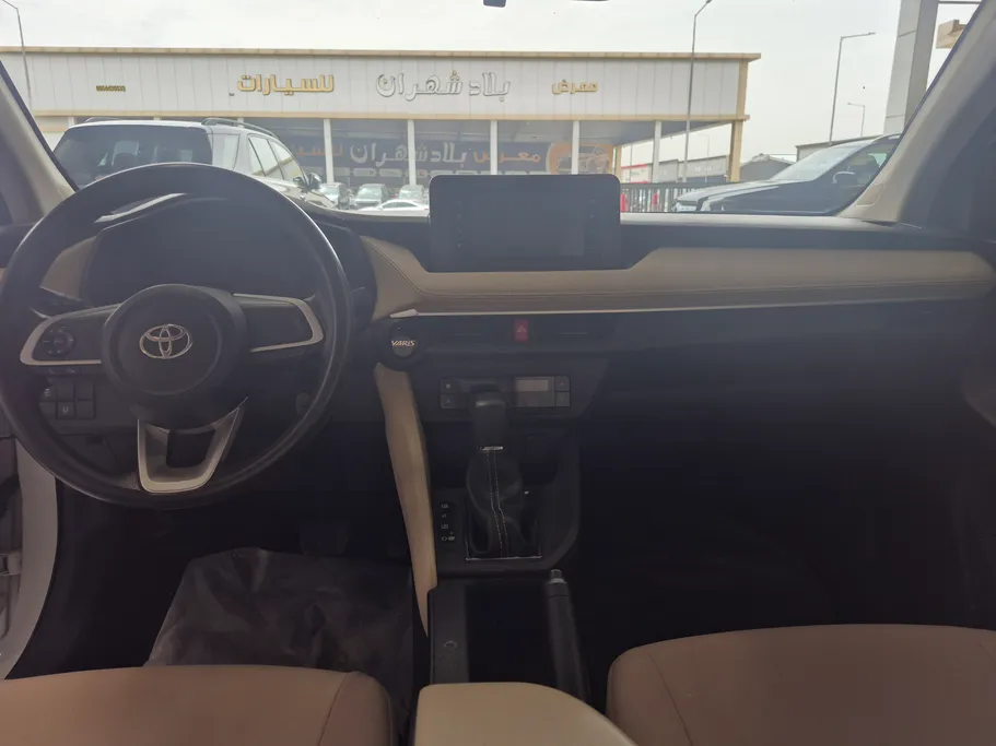 2023 Toyota Yaris  Y 