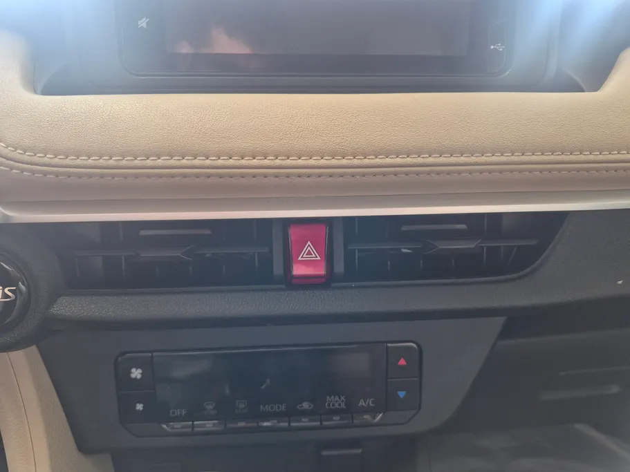 2023 Toyota Yaris  Y 