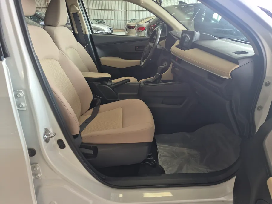 2023 Toyota Yaris  Y 