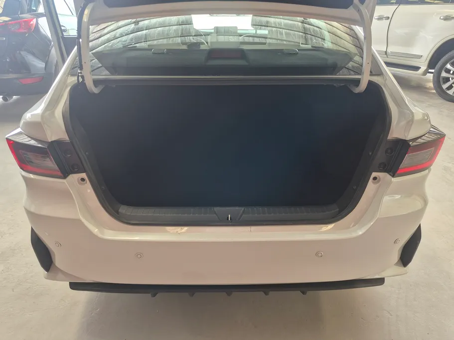 2023 Toyota Yaris  Y 