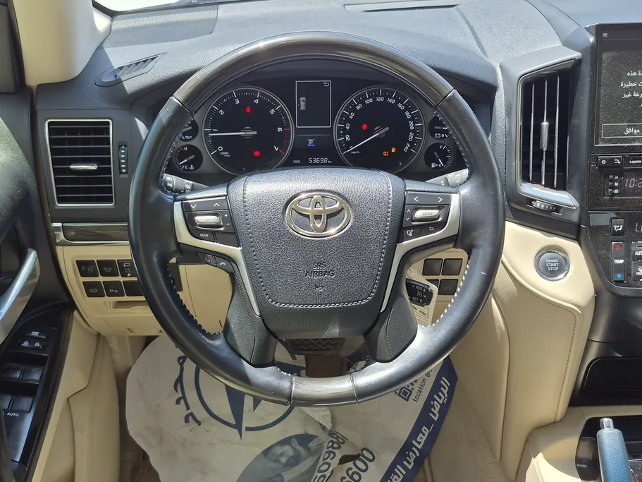 تويوتا لاندكروزر Grand Touring 2020 