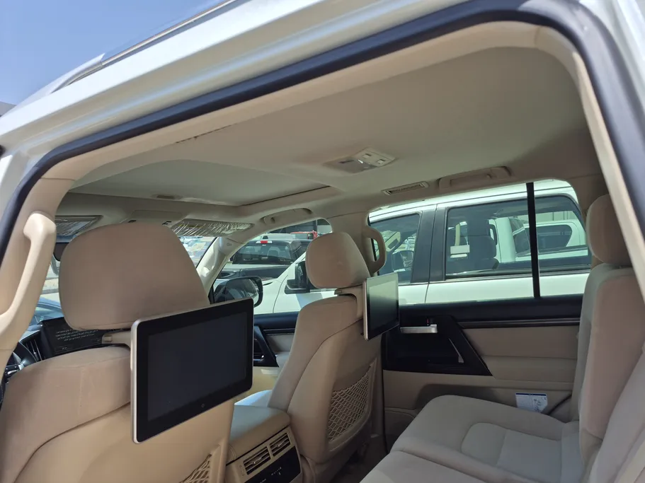 تويوتا لاندكروزر Grand Touring 2020 