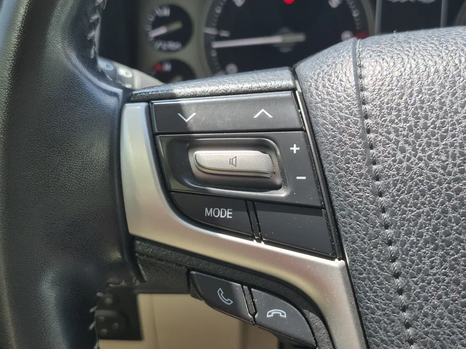 تويوتا لاندكروزر Grand Touring 2020 