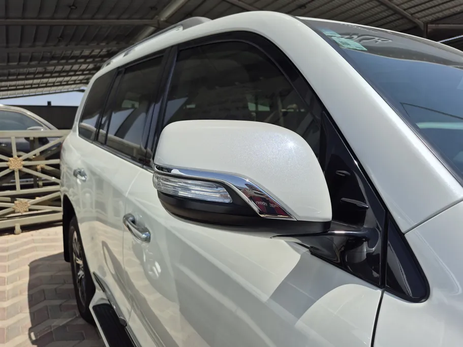 تويوتا لاندكروزر Grand Touring 2020 