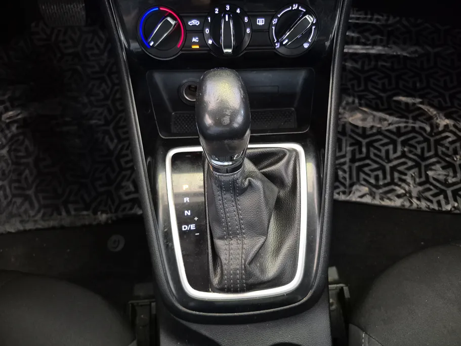 2022 MG 5 STD 