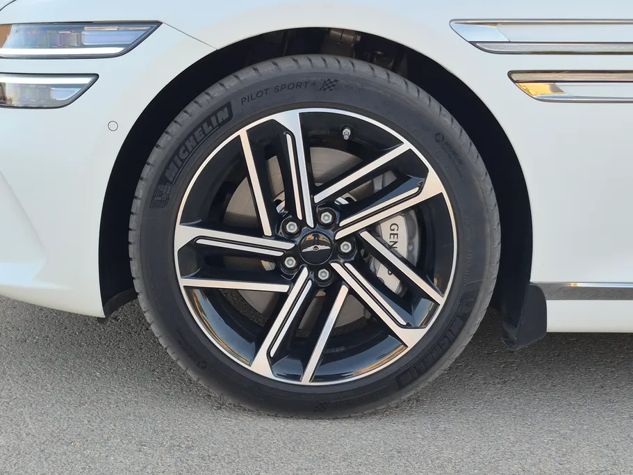 جينيسيس G80 PRESTIGE 2025 