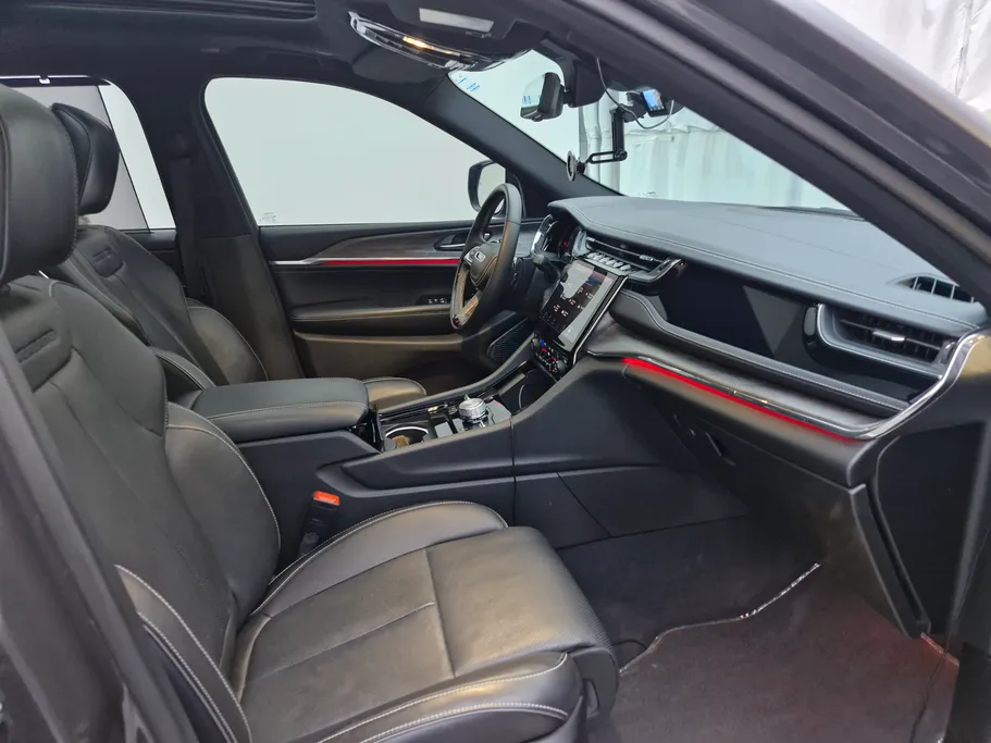 2023 Jeep Grand Cherokee اوفرلاند 