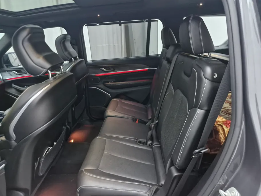 2023 Jeep Grand Cherokee اوفرلاند 