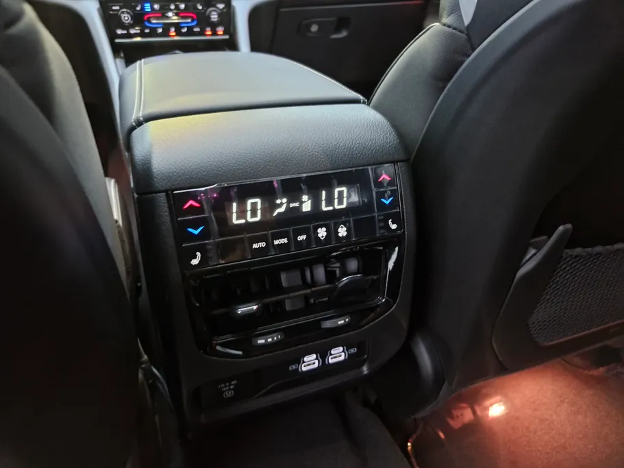 2023 Jeep Grand Cherokee اوفرلاند 