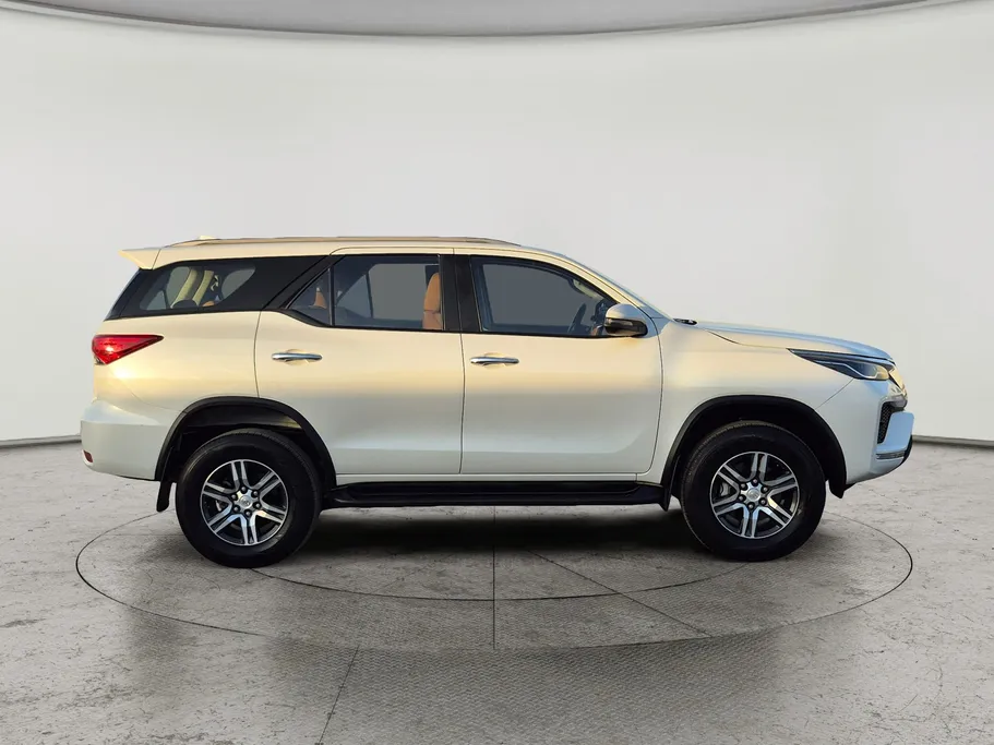 2023 Toyota Fortuner VX 