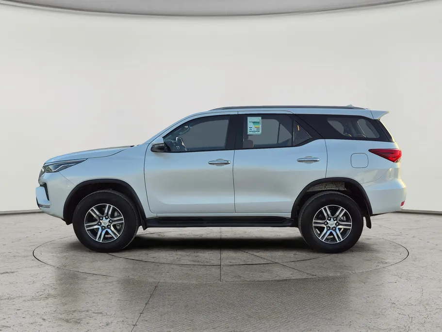 2023 Toyota Fortuner VX 
