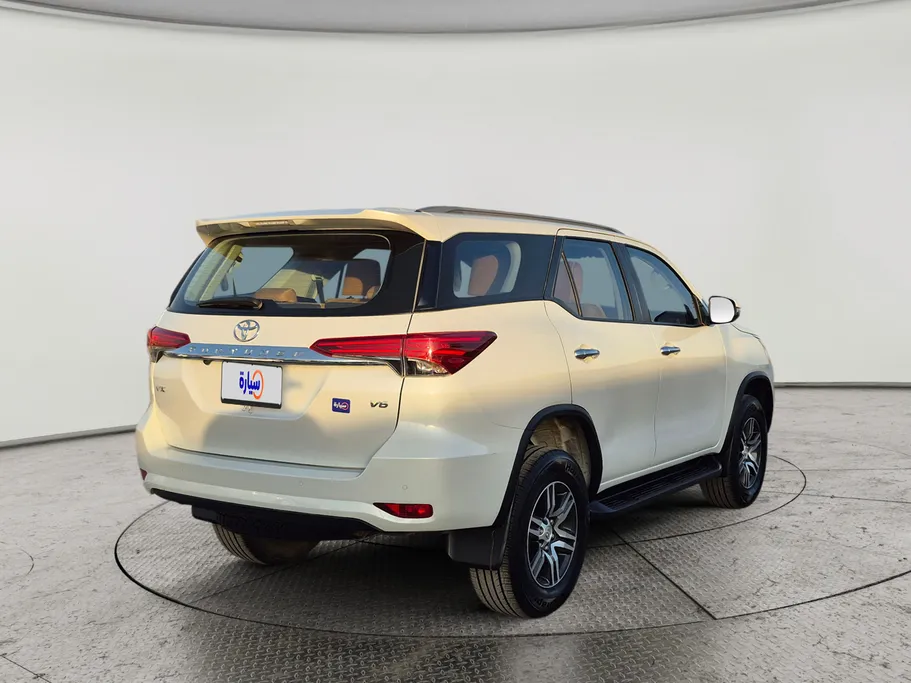 2023 Toyota Fortuner VX 