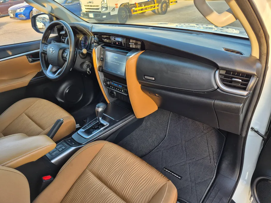 2023 Toyota Fortuner VX 