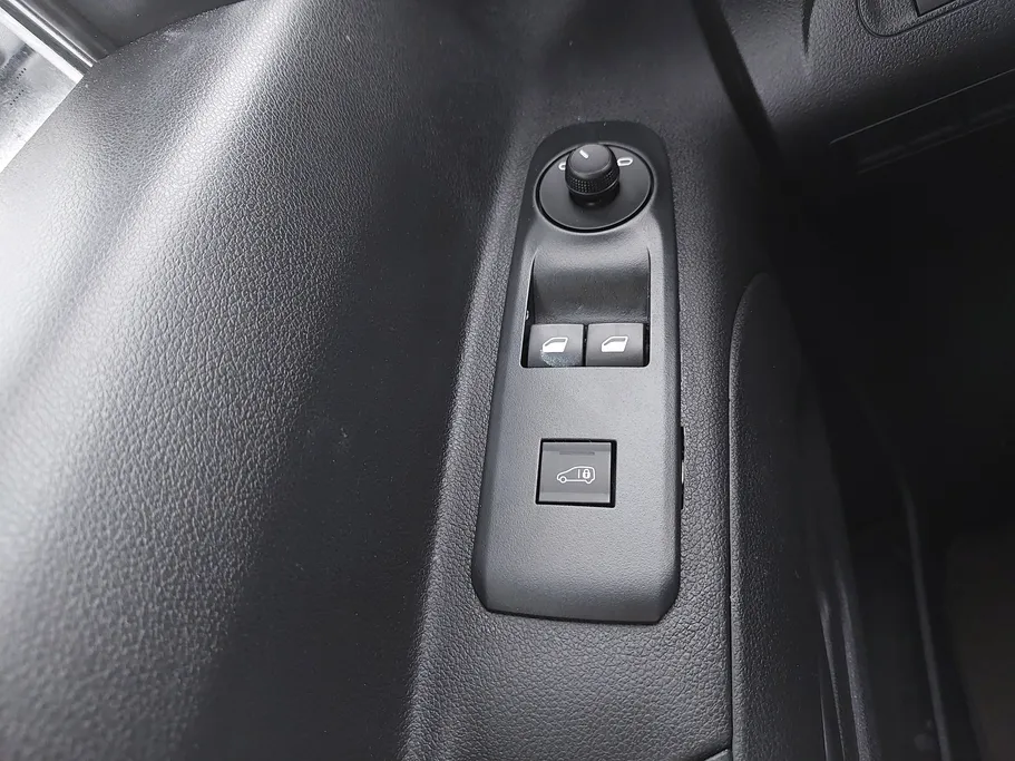 2023 Peugeot Partner Short van 