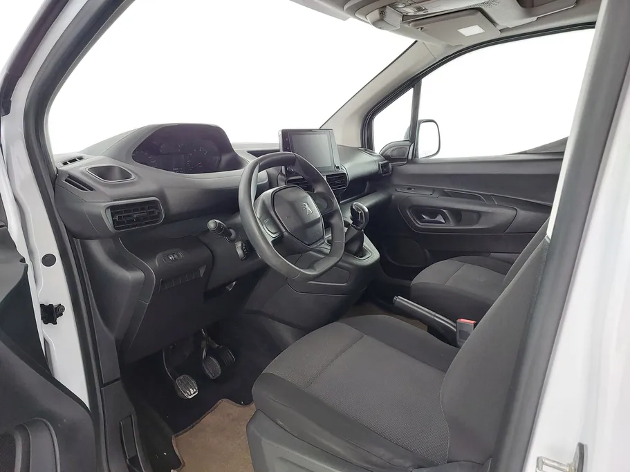2023 Peugeot Partner Short van 