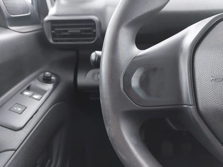 2023 Peugeot Partner Short van 