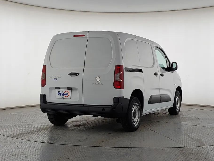 2023 Peugeot Partner Short van 
