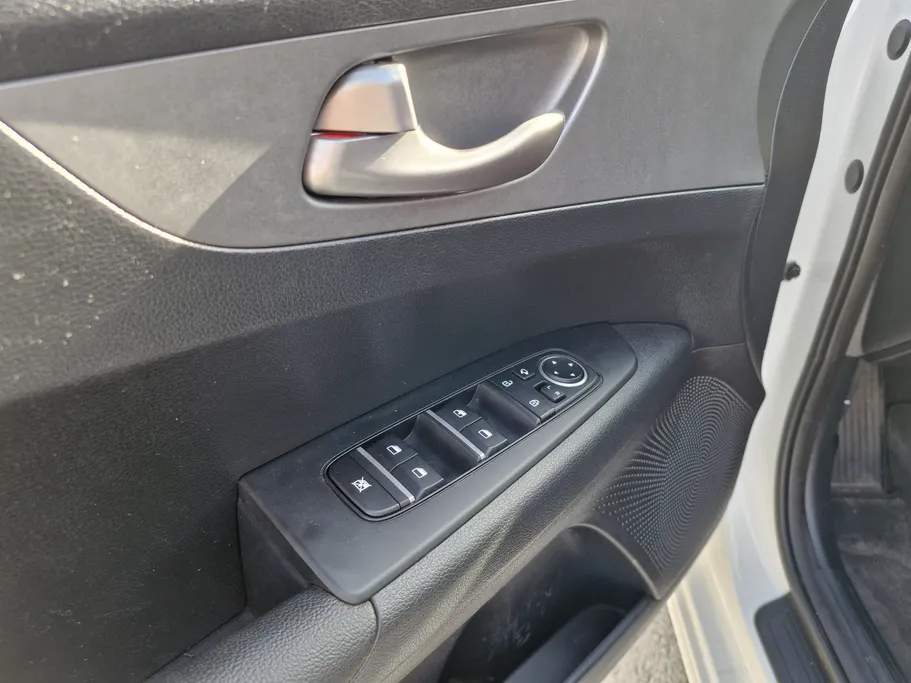 2021 Kia K3 LX 