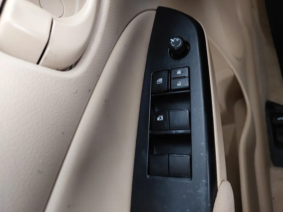 2022 Toyota Yaris  Y 