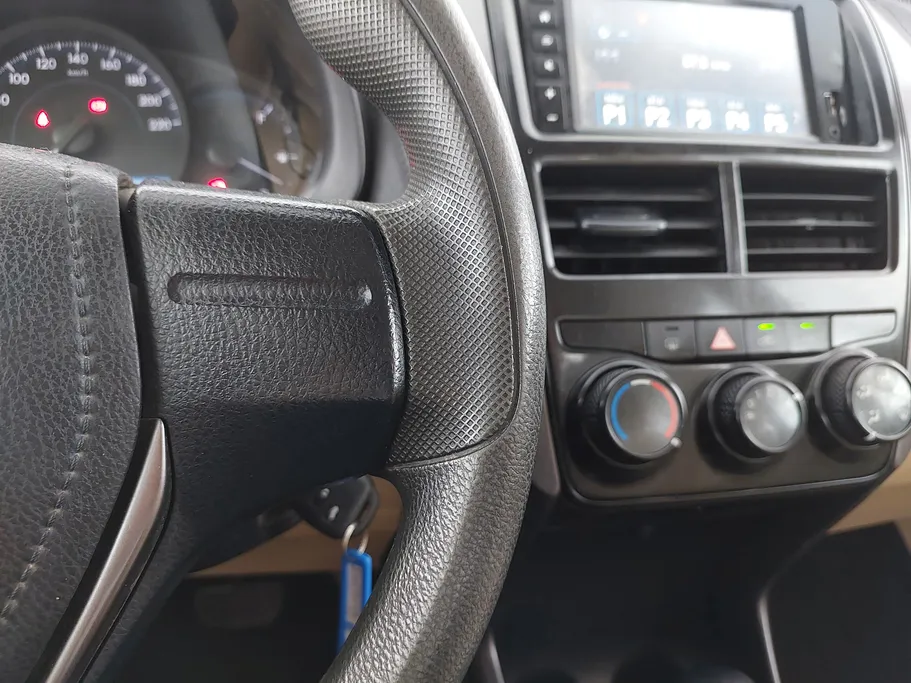 2022 Toyota Yaris  Y 