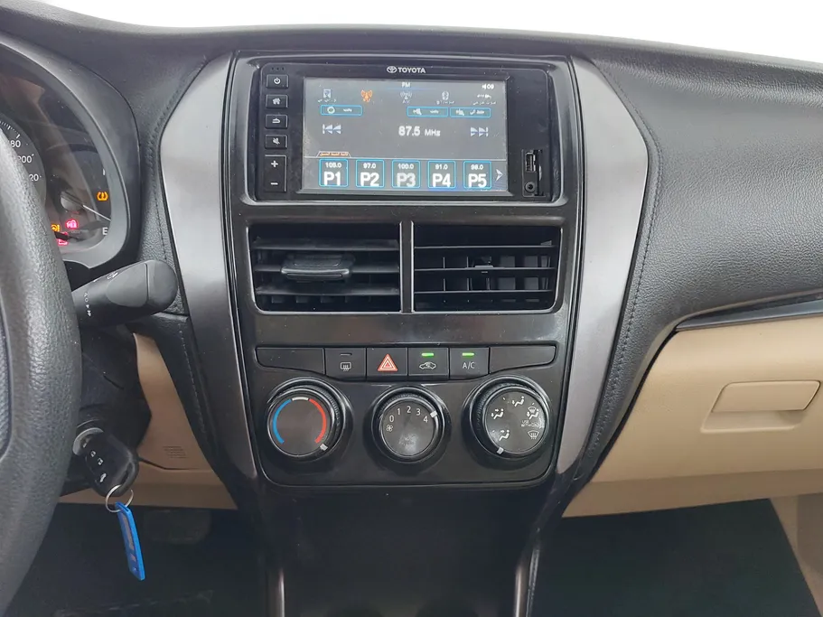 2022 Toyota Yaris  Y 