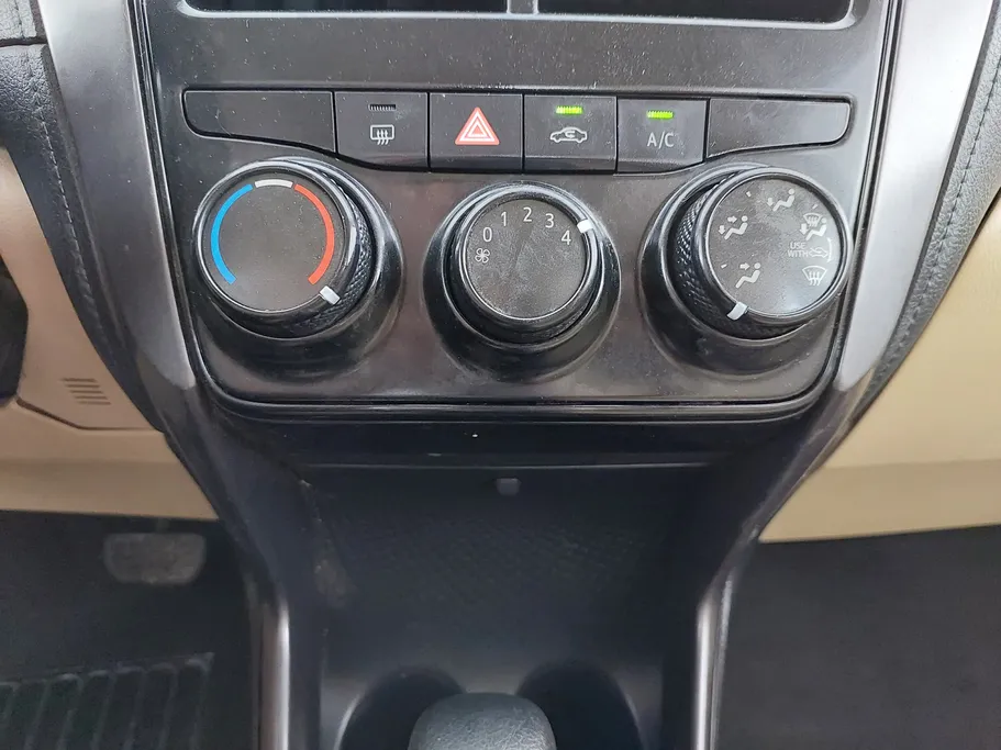 2022 Toyota Yaris  Y 