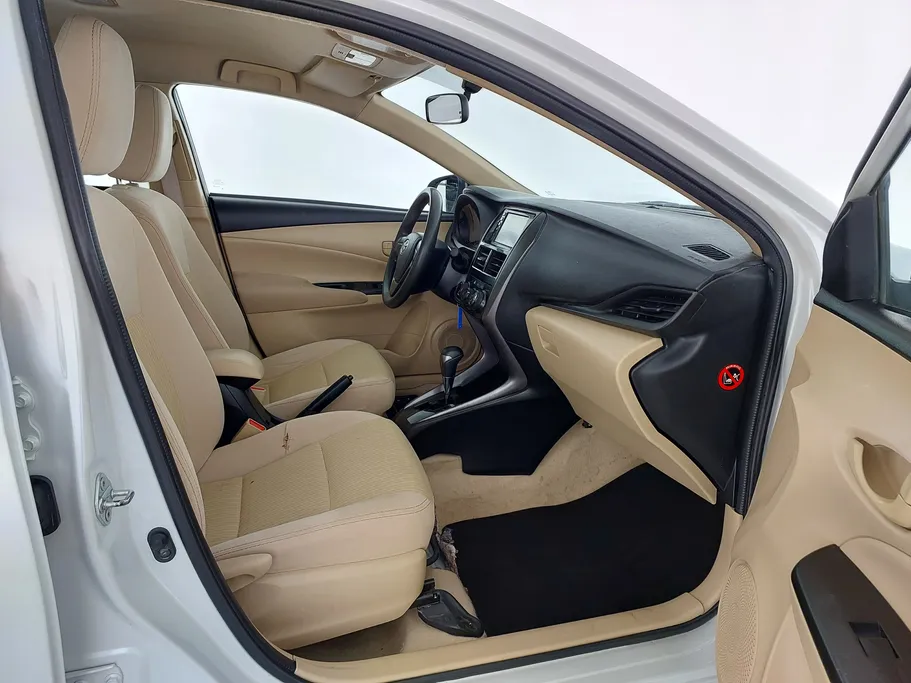 2022 Toyota Yaris  Y 