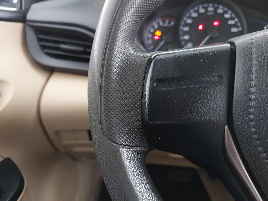 2022 Toyota Yaris  Y 