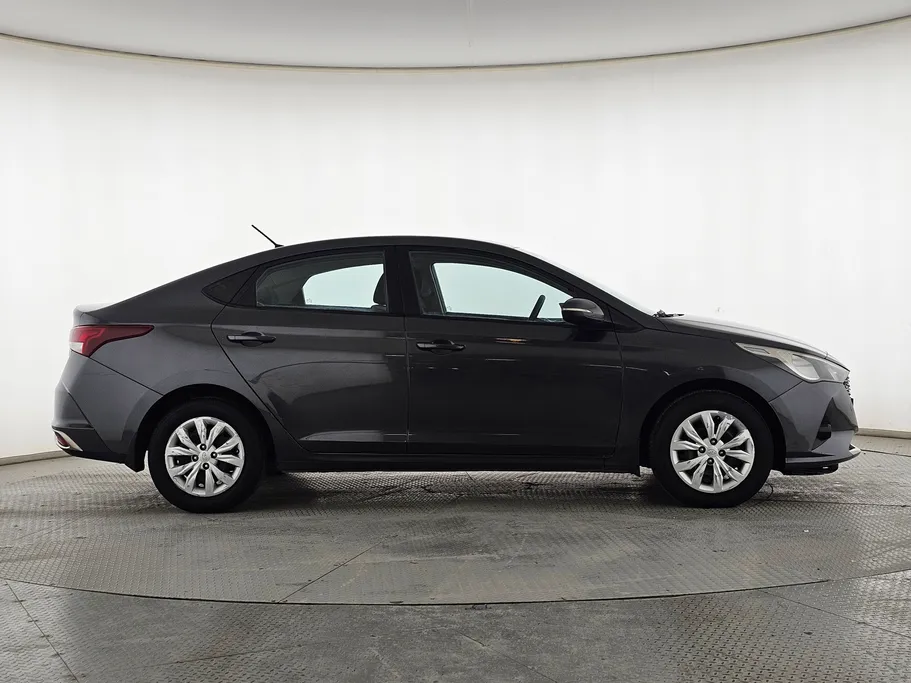 2022 Hyundai Accent Smart 