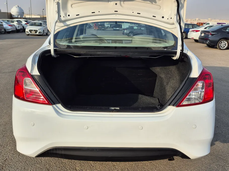 2020 Nissan Sunny SV 