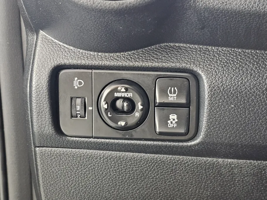 2022 Kia Pegas LX 