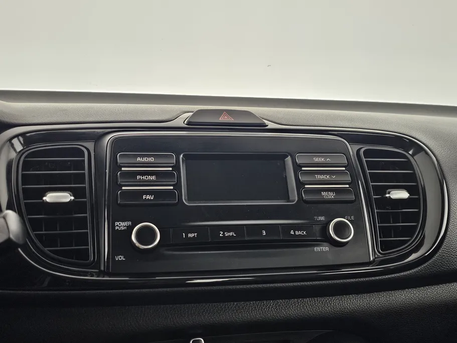 2022 Kia Pegas LX 