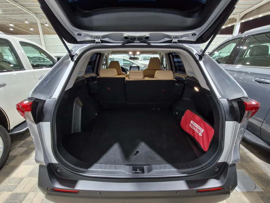 2024 Toyota RAV4 LE 