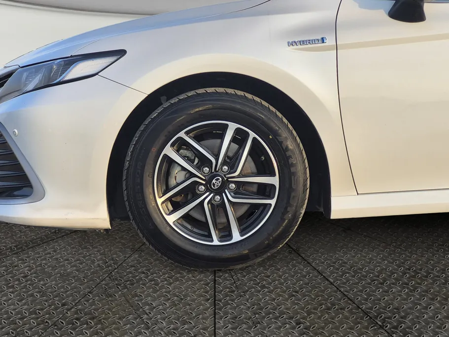2022 Toyota Camry  LE HEV 