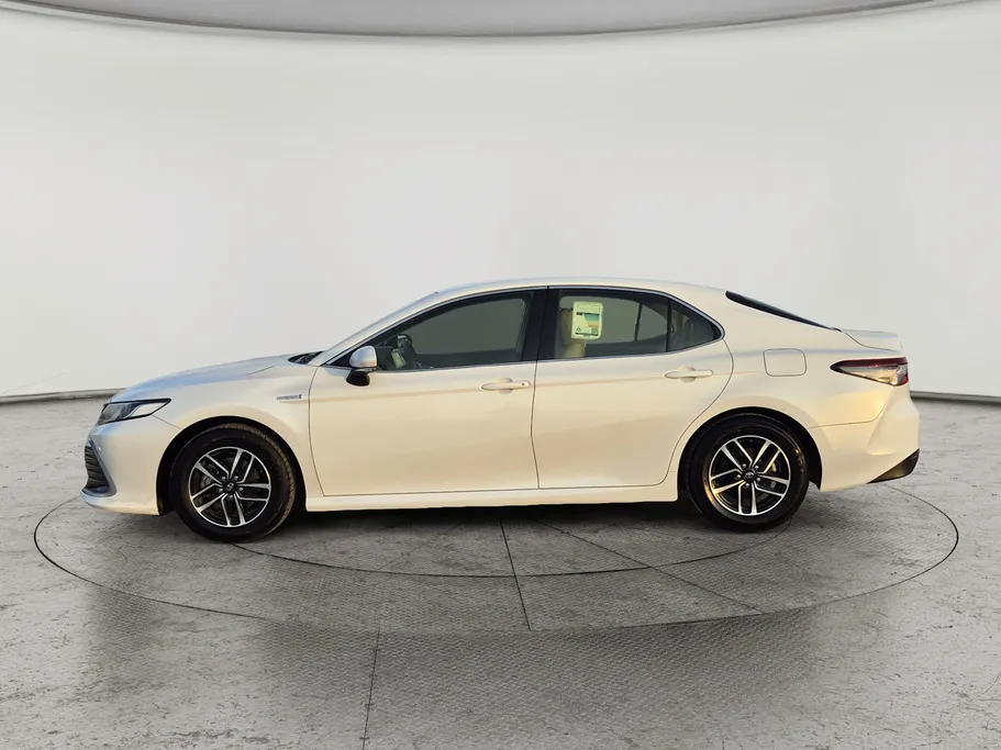 2022 Toyota Camry  LE HEV 